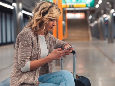 Barrier-Free Communication While Traveling: Communicating Without Language Barriers